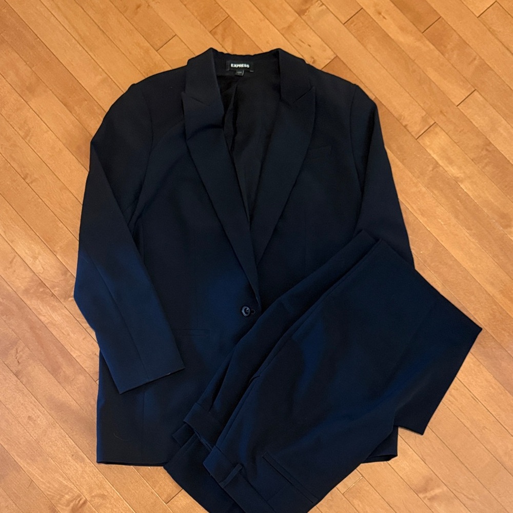 Express Women's Black Single-Button Blazer and Pants Set